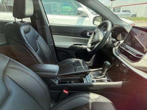 Silver Zynith Metallic Clearcoat 2025 Jeep Compass Limited