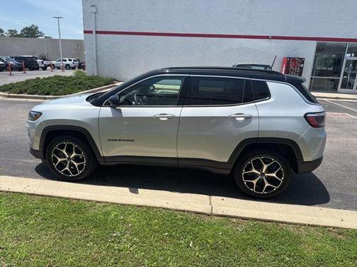 Silver Zynith Metallic Clearcoat 2025 Jeep Compass Limited
