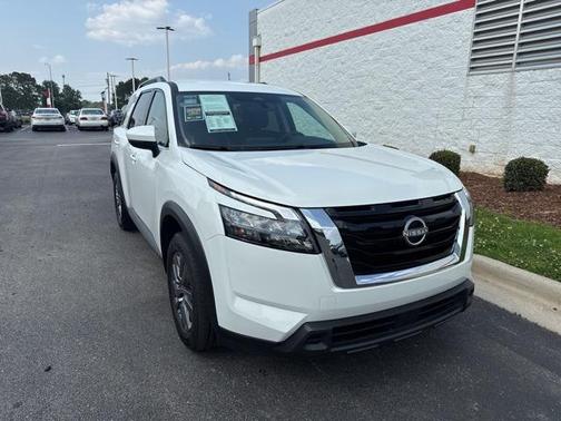 2025 Nissan Pathfinder SV FWD