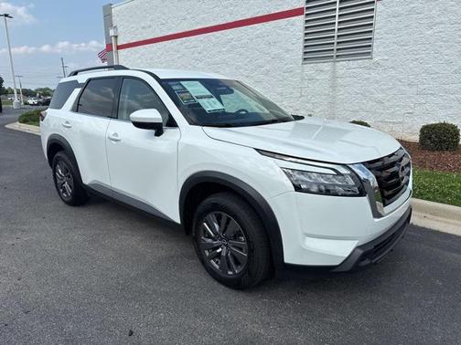 2025 Nissan Pathfinder SV FWD