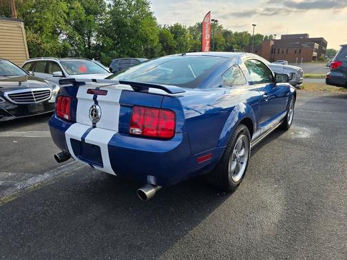 2006 Ford Mustang Base