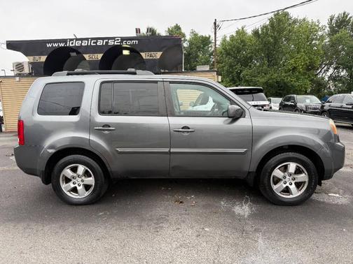 Gray 2011 Honda Pilot EX