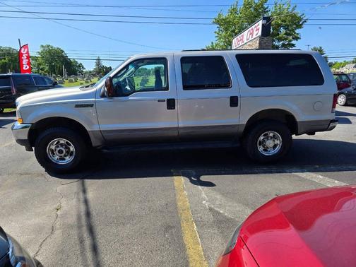 Silver 2004 Ford Excursion XLT 4WD 4dr SUV