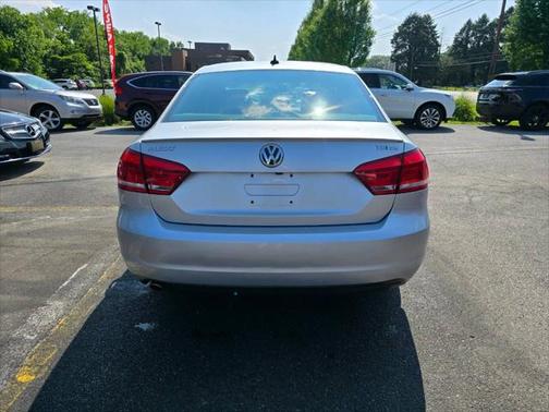 2014 Volkswagen Passat 2.0L TDI DSG SE w/Sunroof