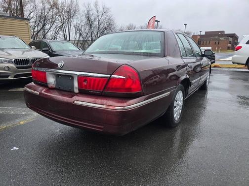 2001 Mercury Grand Marquis GS 4dr Sedan