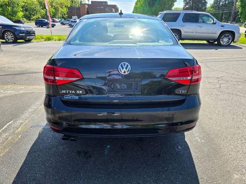 Black 2015 Volkswagen Jetta Auto SE w/Connectivity