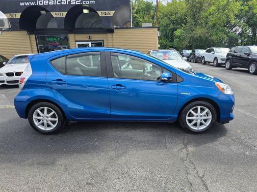 2014 Toyota Prius c Four