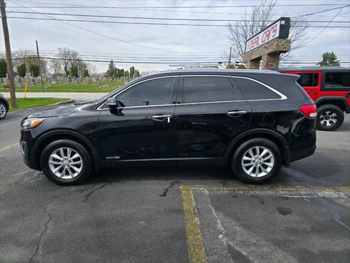 2018 Kia Sorento LX