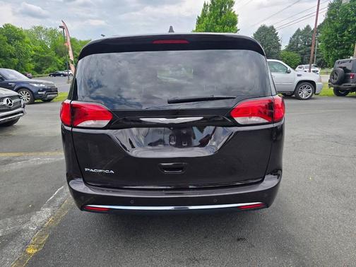 Black 2017 Chrysler Pacifica Touring-L