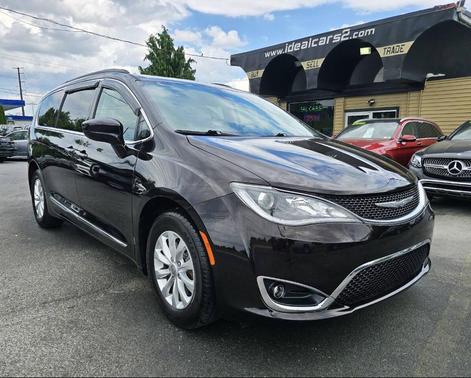 Black 2017 Chrysler Pacifica Touring-L