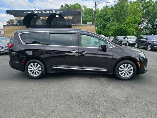 Black 2017 Chrysler Pacifica Touring-L