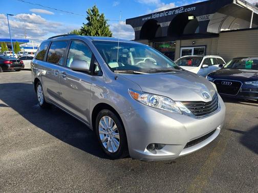 2013 Toyota Sienna LE