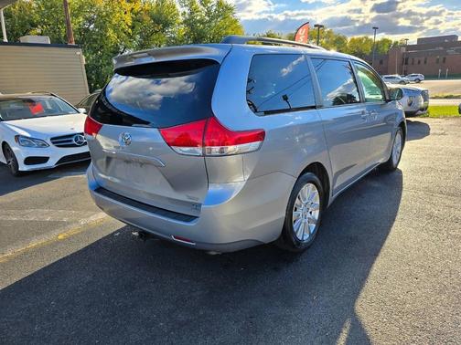 2013 Toyota Sienna LE