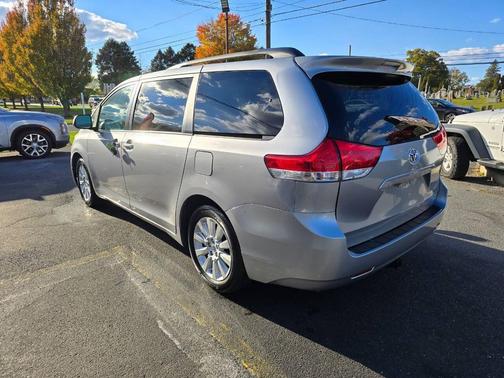 2013 Toyota Sienna LE