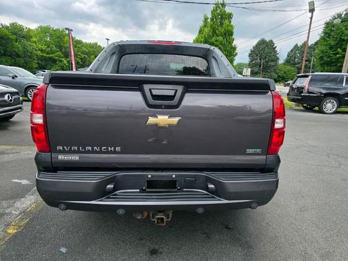 Charcoal 2011 Chevrolet Avalanche 1500 LT