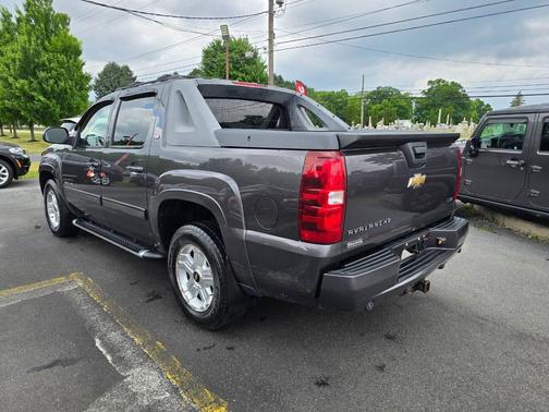Charcoal 2011 Chevrolet Avalanche 1500 LT