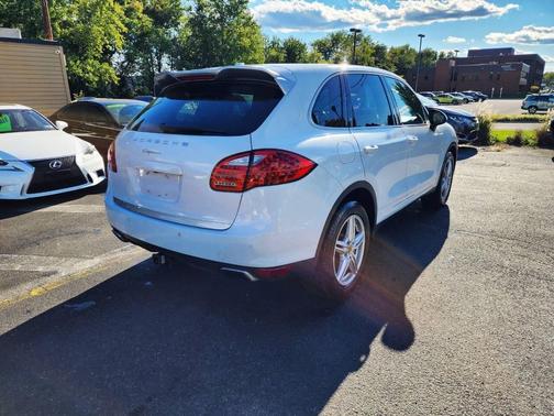 2014 Porsche Cayenne Platinum Edition