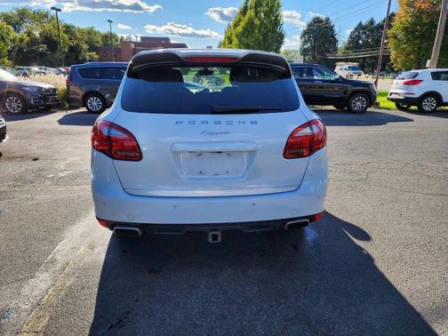 2014 Porsche Cayenne Platinum Edition