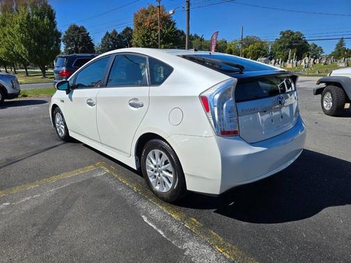 2014 Toyota Prius Plug-in Advanced