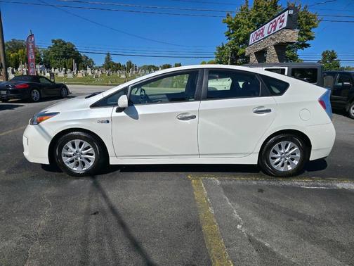 2014 Toyota Prius Plug-in Advanced