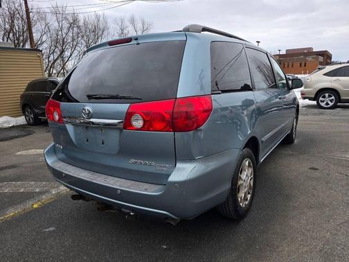 2006 Toyota Sienna XLE