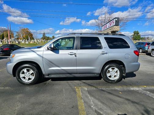 2015 Toyota Sequoia SR5