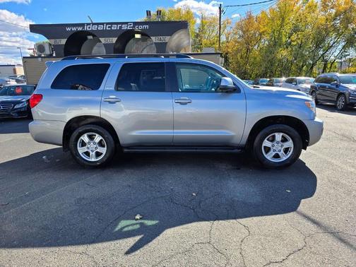 2015 Toyota Sequoia SR5