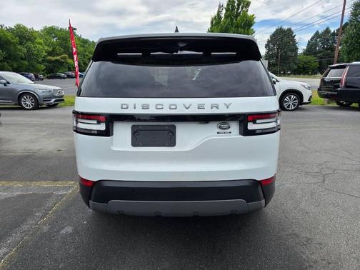 White 2018 Land Rover Discovery SE AWD 4dr SUV