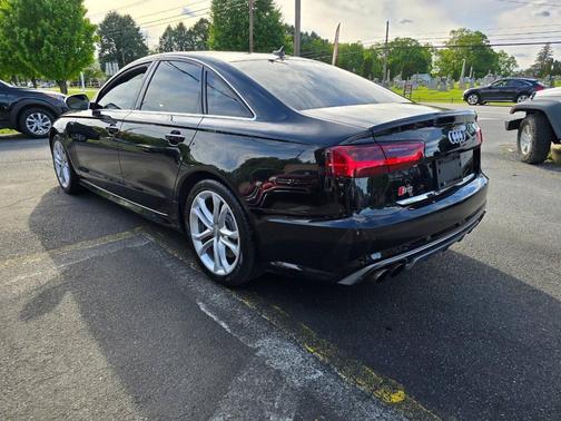 Black 2016 Audi S6 4.0T