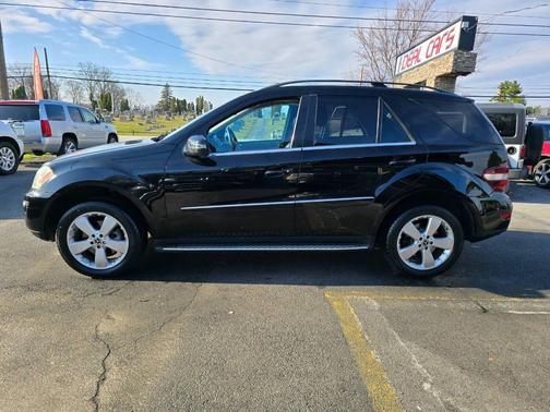 Black 2010 Mercedes-Benz M-Class ML 350 4MATIC AWD 4dr SUV