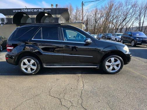 Black 2010 Mercedes-Benz M-Class ML 350 4MATIC AWD 4dr SUV