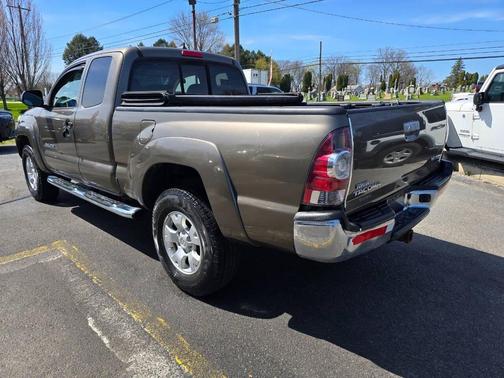 2014 Toyota Tacoma Base