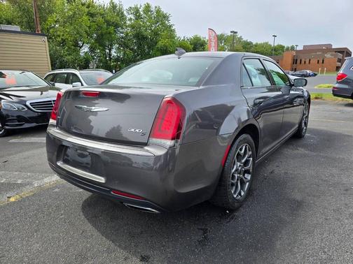 2018 Chrysler 300 S