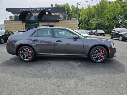 2018 Chrysler 300 S