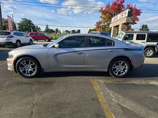 Silver 2015 Dodge Charger SXT