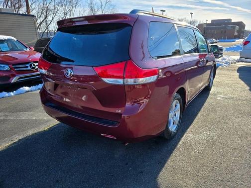 2012 Toyota Sienna LE
