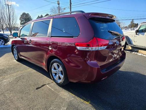 2012 Toyota Sienna LE