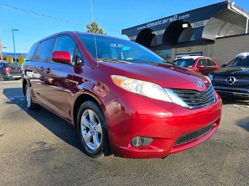 2012 Toyota Sienna LE