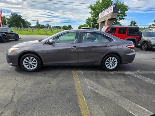 2015 Toyota Camry Hybrid SE