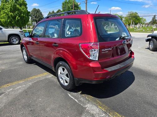 Maroon 2012 Subaru Forester 2.5X