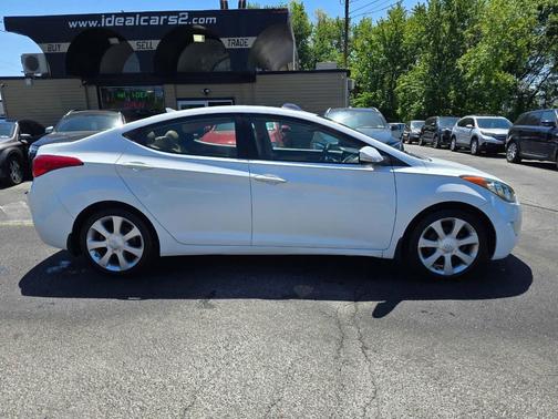 White 2013 Hyundai ELANTRA Limited