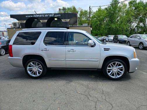 2014 Cadillac Escalade Platinum Edition