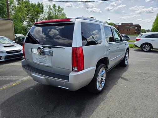 2014 Cadillac Escalade Platinum Edition