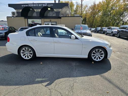 2011 BMW 328 328i 4dr Sedan