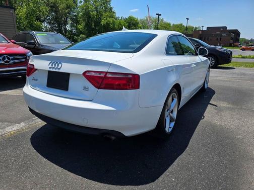 Ibis White 2009 Audi A5 3.2 quattro