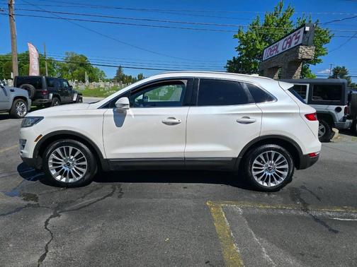 White 2016 Lincoln MKC Reserve