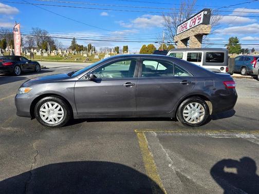 2010 Toyota Camry LE
