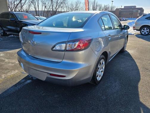 2013 Mazda Mazda3 i SV