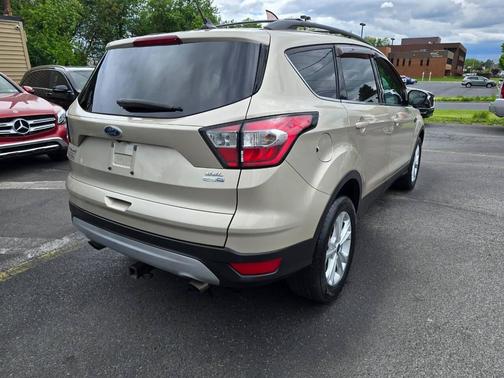 Champagne 2018 Ford Escape SEL