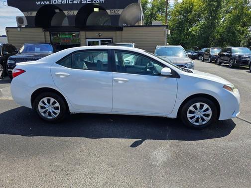 White 2015 Toyota Corolla LE ECO